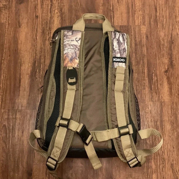 Igloo 30 Can Gizmo Backpack Cooler RealTree Insulated New - Picture 4 of 13